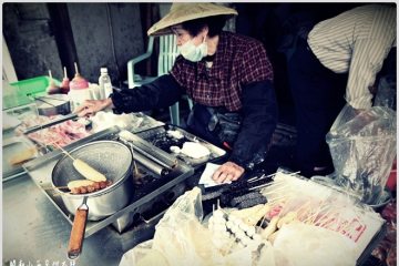 台南關廟【武聖路阿婆炸甜不辣】。香酥好滋味的甜不辣