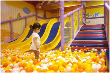 台南【遊戲愛樂園】。小小孩與爸爸媽媽的親子歡樂天地,大溜滑梯真是百玩不膩!@南紡夢時代 (Yukids Island,大魯閣旗下品牌)